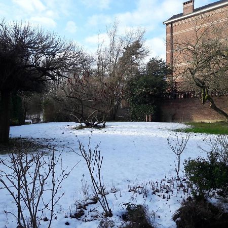 Un Grand Jardin En Ville. Chez Guy Uccle Extérieur photo
